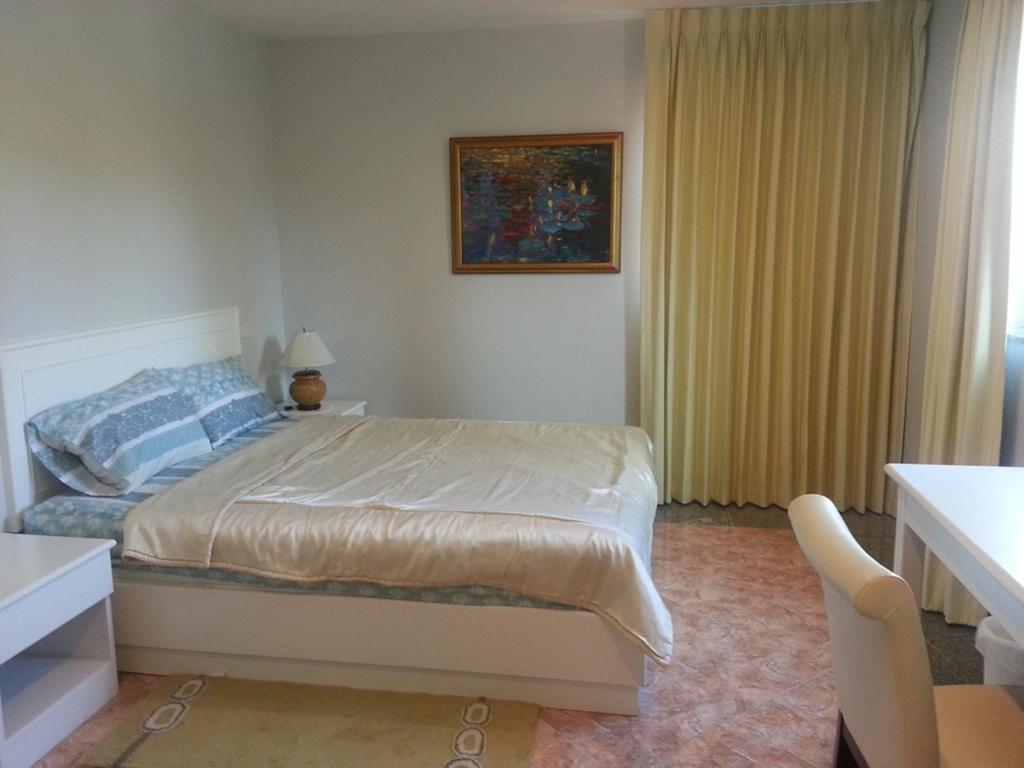 Yiasu Bed And Breakfast Pattaya Esterno foto