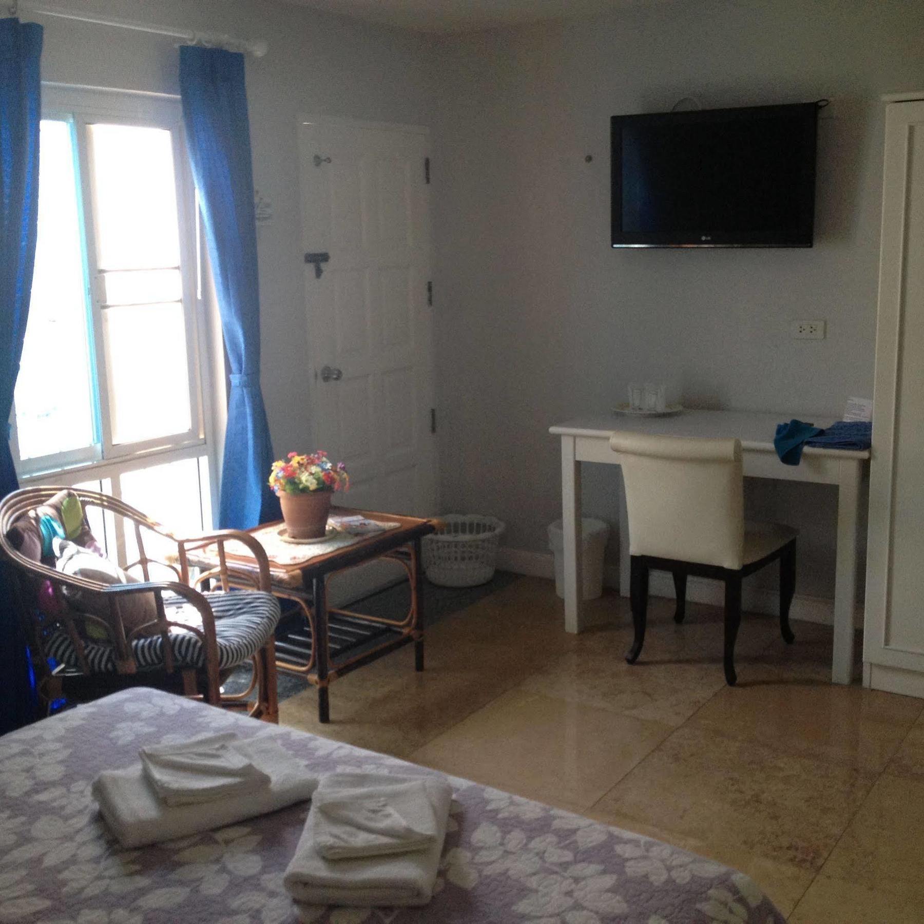 Yiasu Bed And Breakfast Pattaya Esterno foto