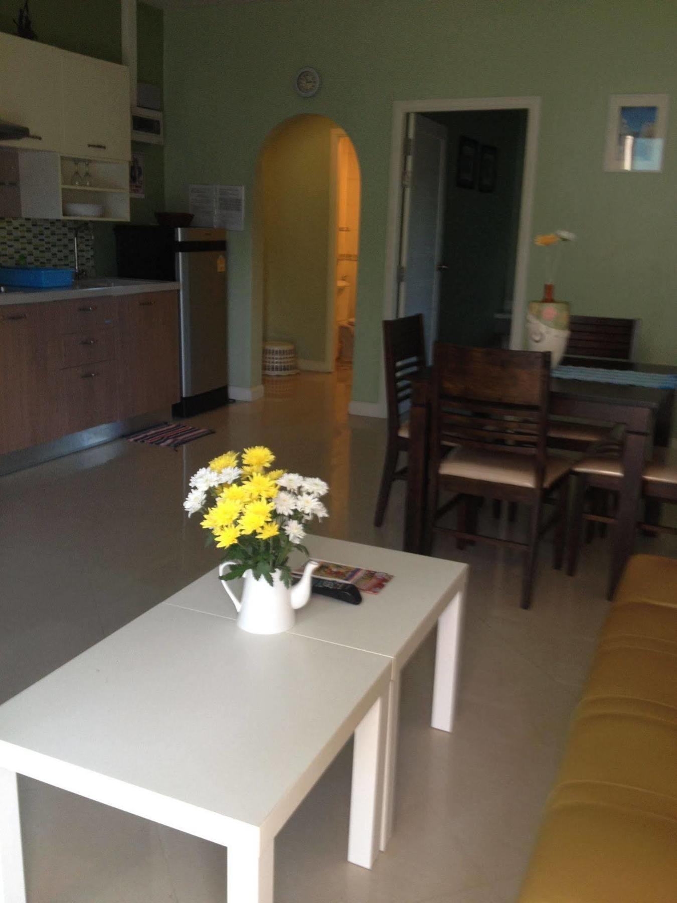 Yiasu Bed And Breakfast Pattaya Esterno foto