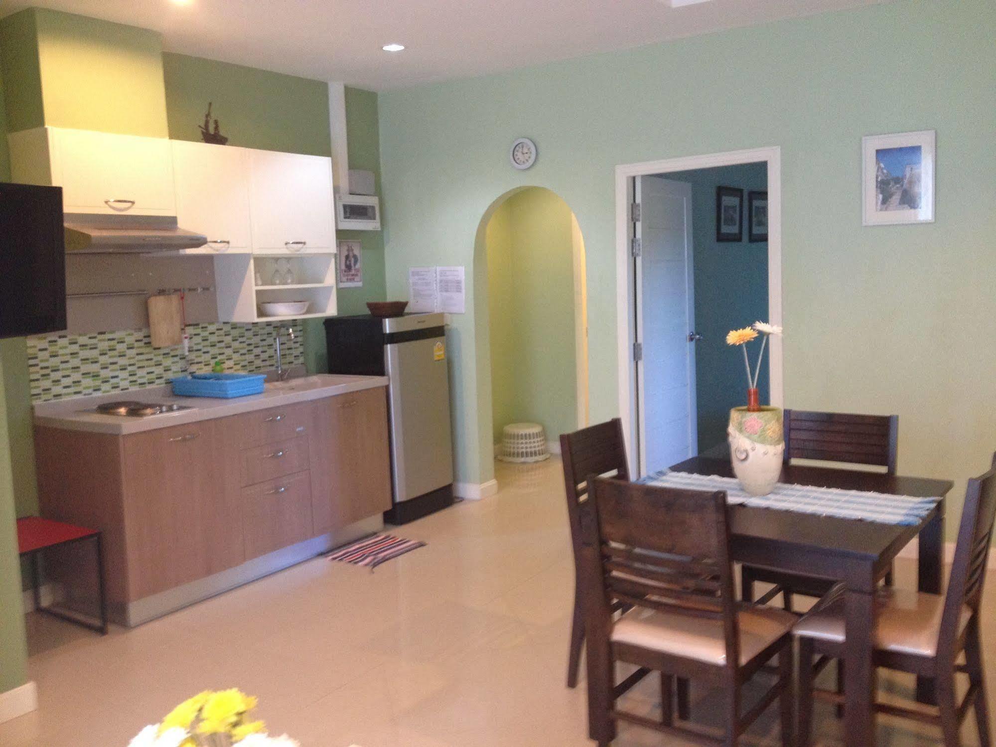 Yiasu Bed And Breakfast Pattaya Esterno foto